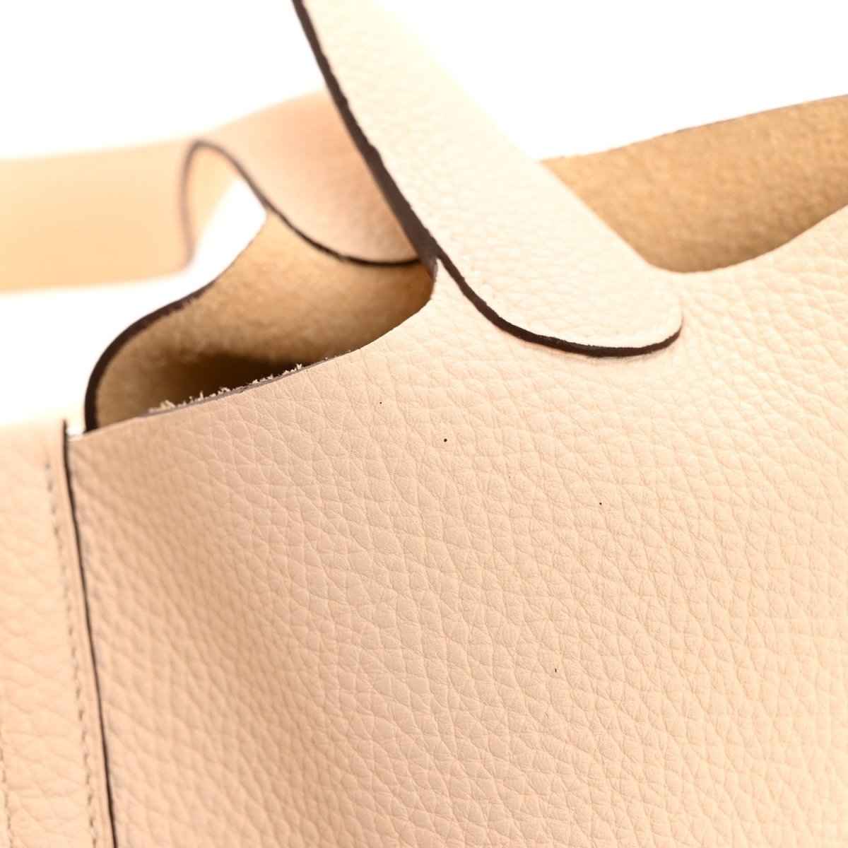 Taurillon Clemence Picotin Lock Bucket Bag 22mm Nata - NEESTRA
