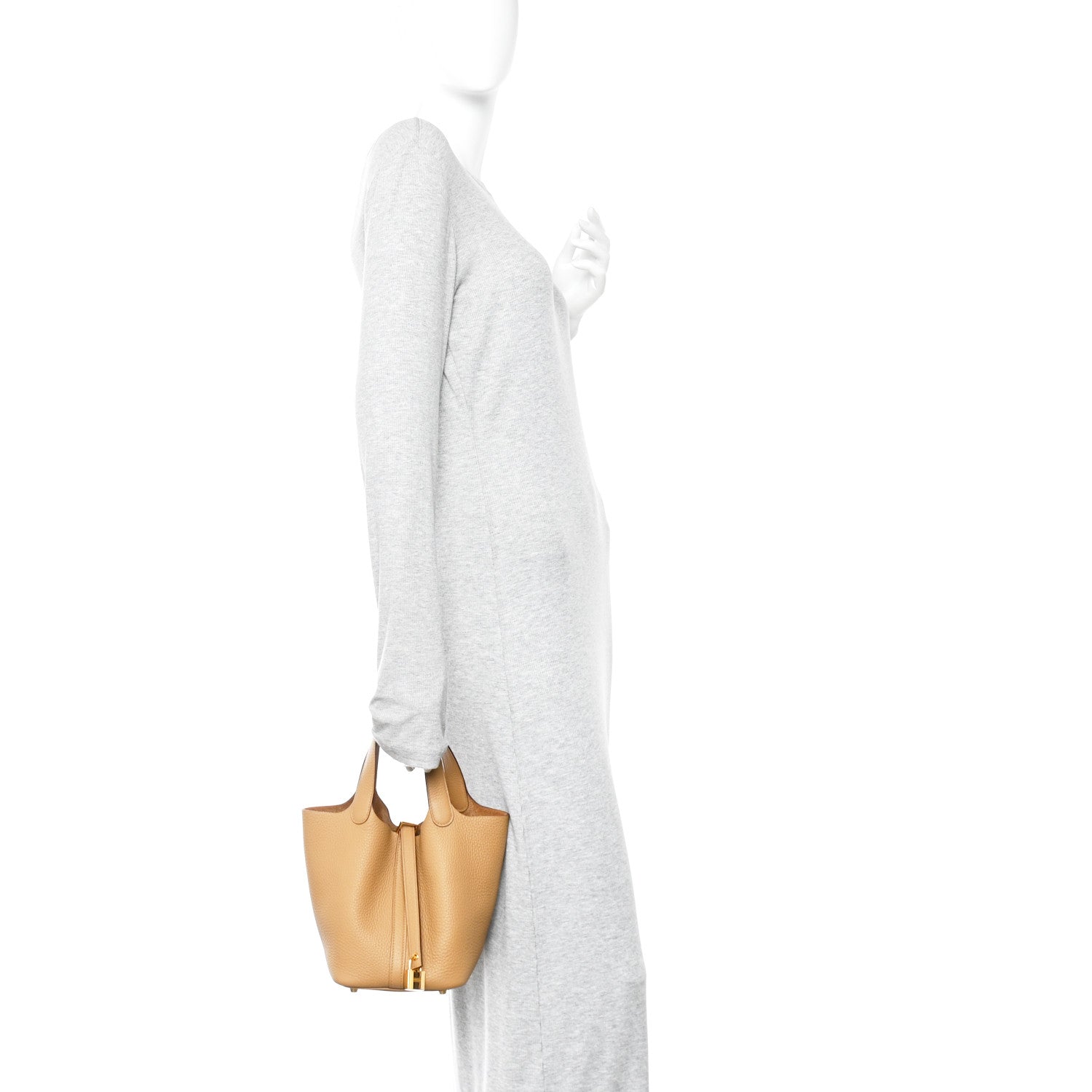 Picotin Lock 18 PM Bucket Bag Taurillon Clemence Leather Biscuit