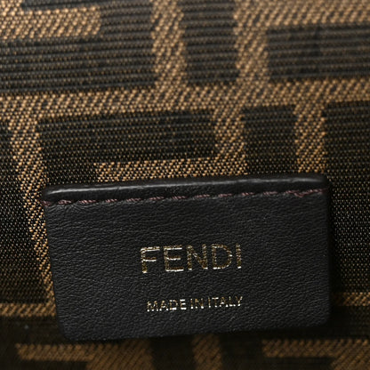 حقيبة كتف Fendi First Small من جلد الحمل باللون الذهبي المعدني