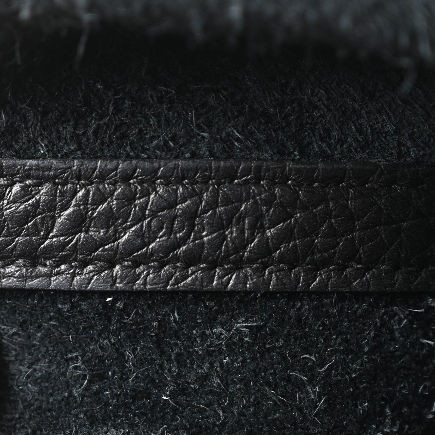 Taurillon Clemence Leather Tote Bag 18 PM Black