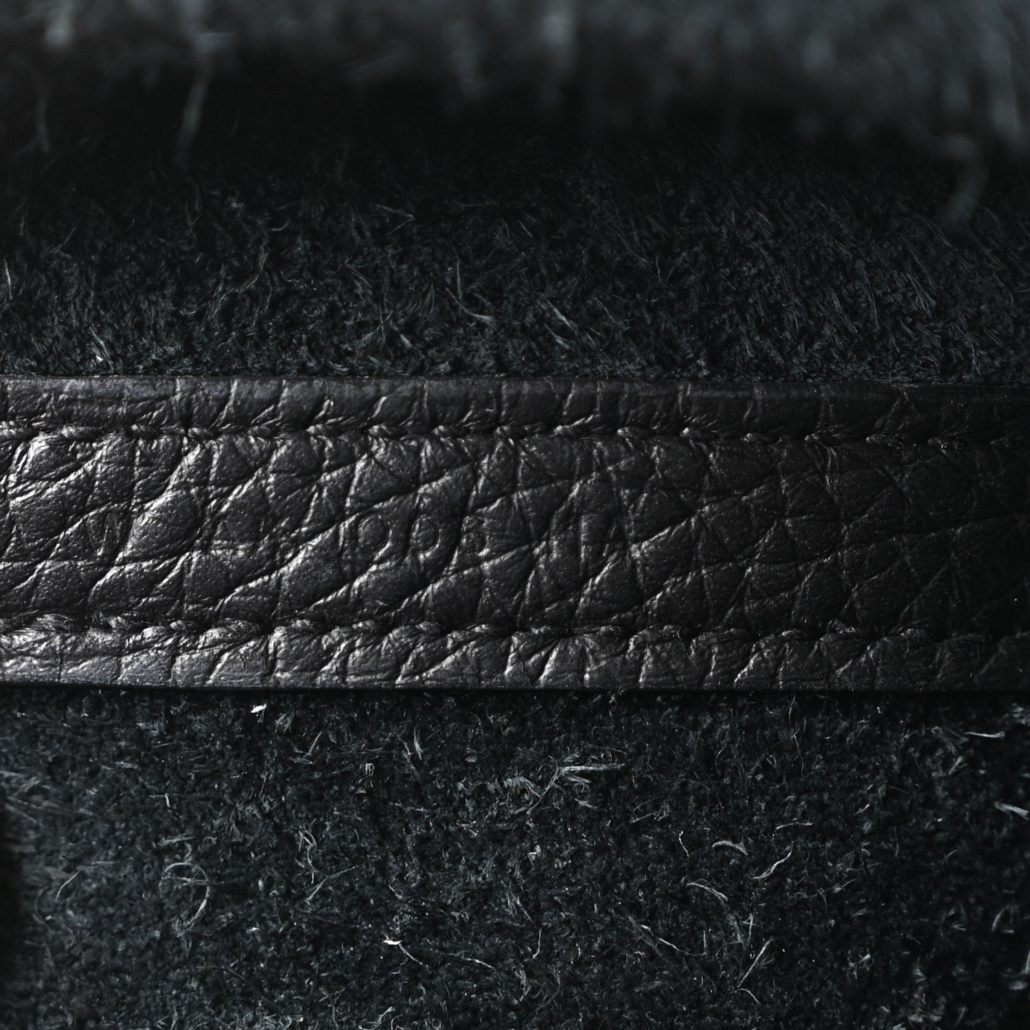 Taurillon Clemence Leather Tote Bag 18 PM Black