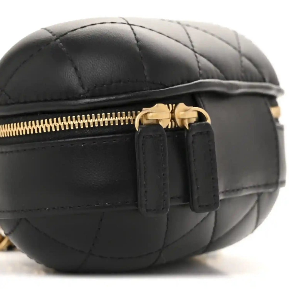 Chanel Black Lambskin Quilted CC Bubble Vanity Chain Case - NEESTRA