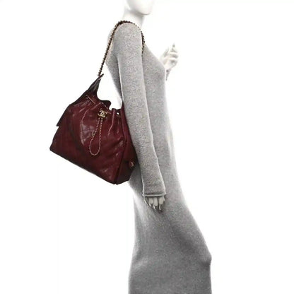 Chanel Caviar Quilted Medium 25 Classic Flap Bag Burgundy Gold - NEESTRA