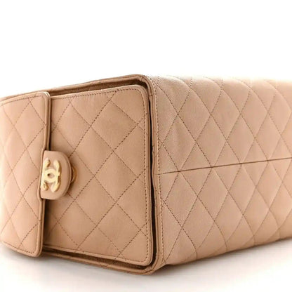 Chanel Caviar Quilted Medium 25 Handbag in Beige Calfskin - NEESTRA