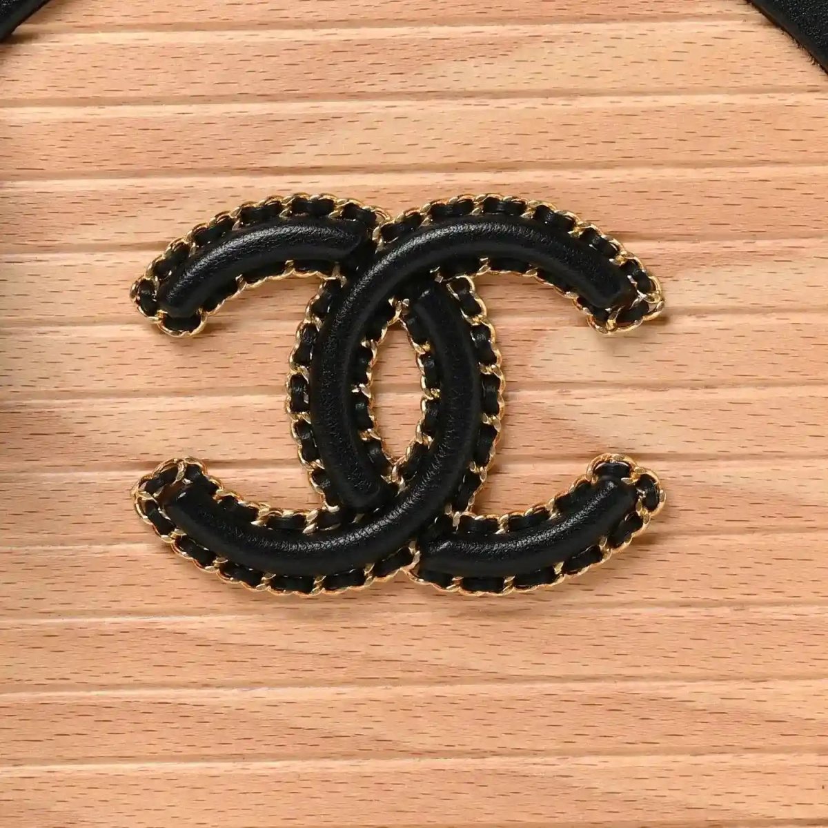 Chanel Round CC Vanity Case in Black Beech Wood Lambskin - NEESTRA