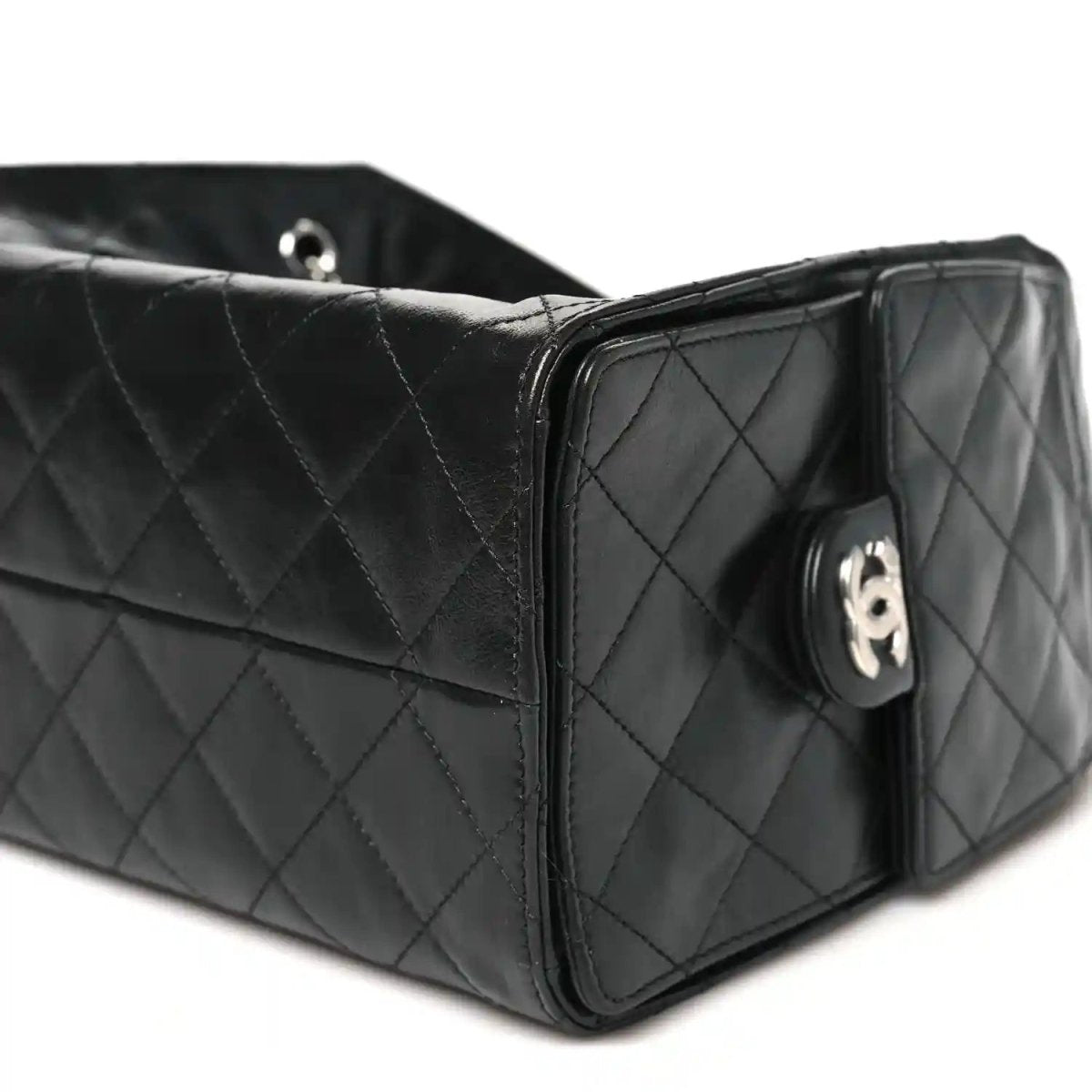 Chanel Small Quilted Shiny Crumpled Calfskin 25 Handbag Black - NEESTRA