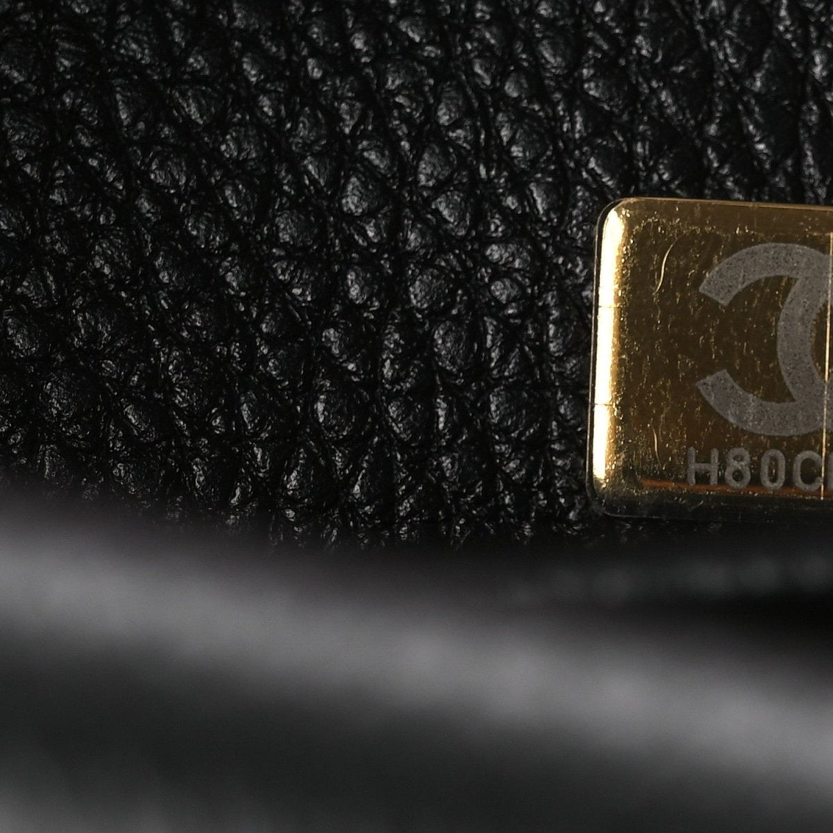 Chanel Urban Essentials Small Shopping Bag Grained Calfskin Black - NEESTRA
