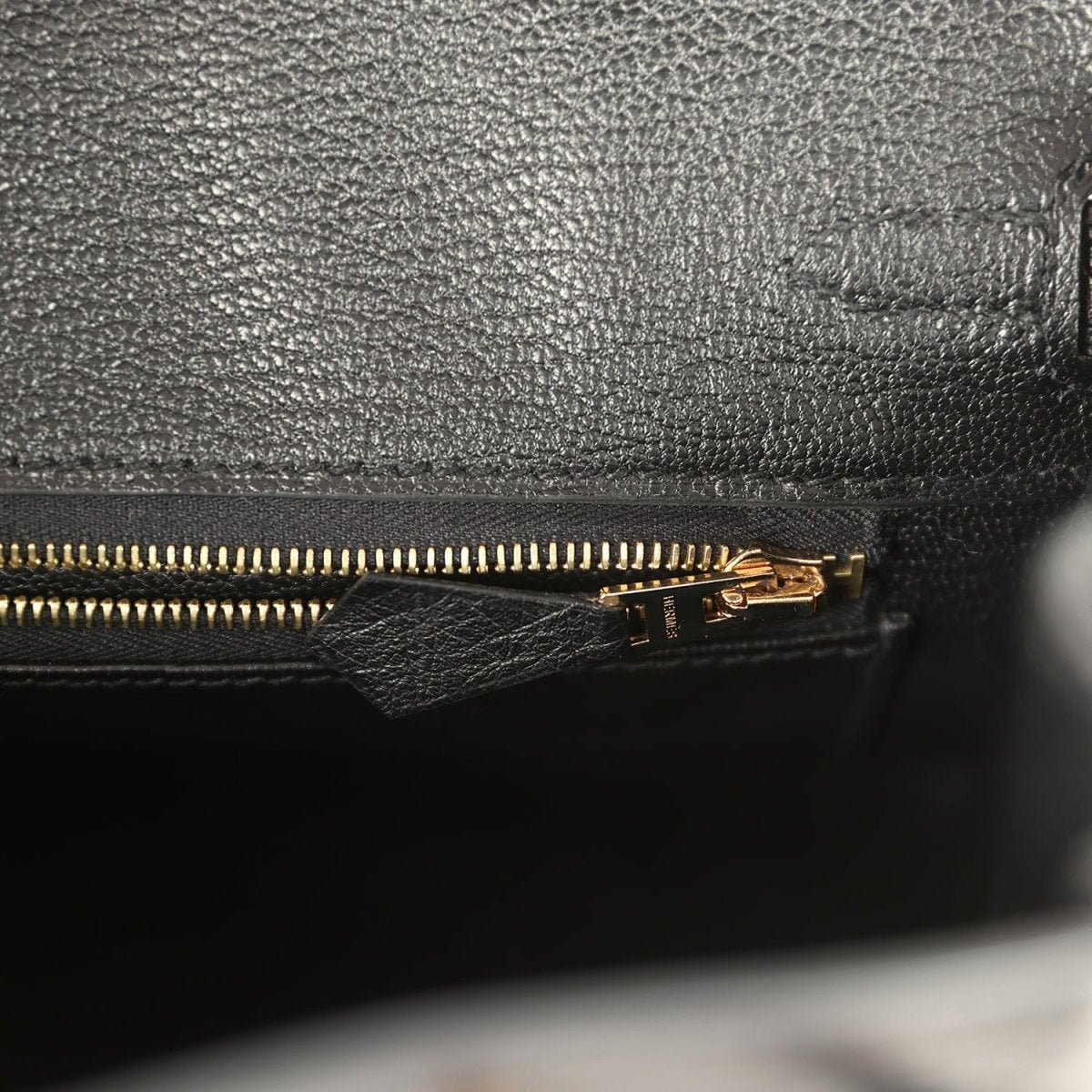 Hermes Birkin 25 Handbag Black Ostrich Leather Rose Gold Hardware - NEESTRA