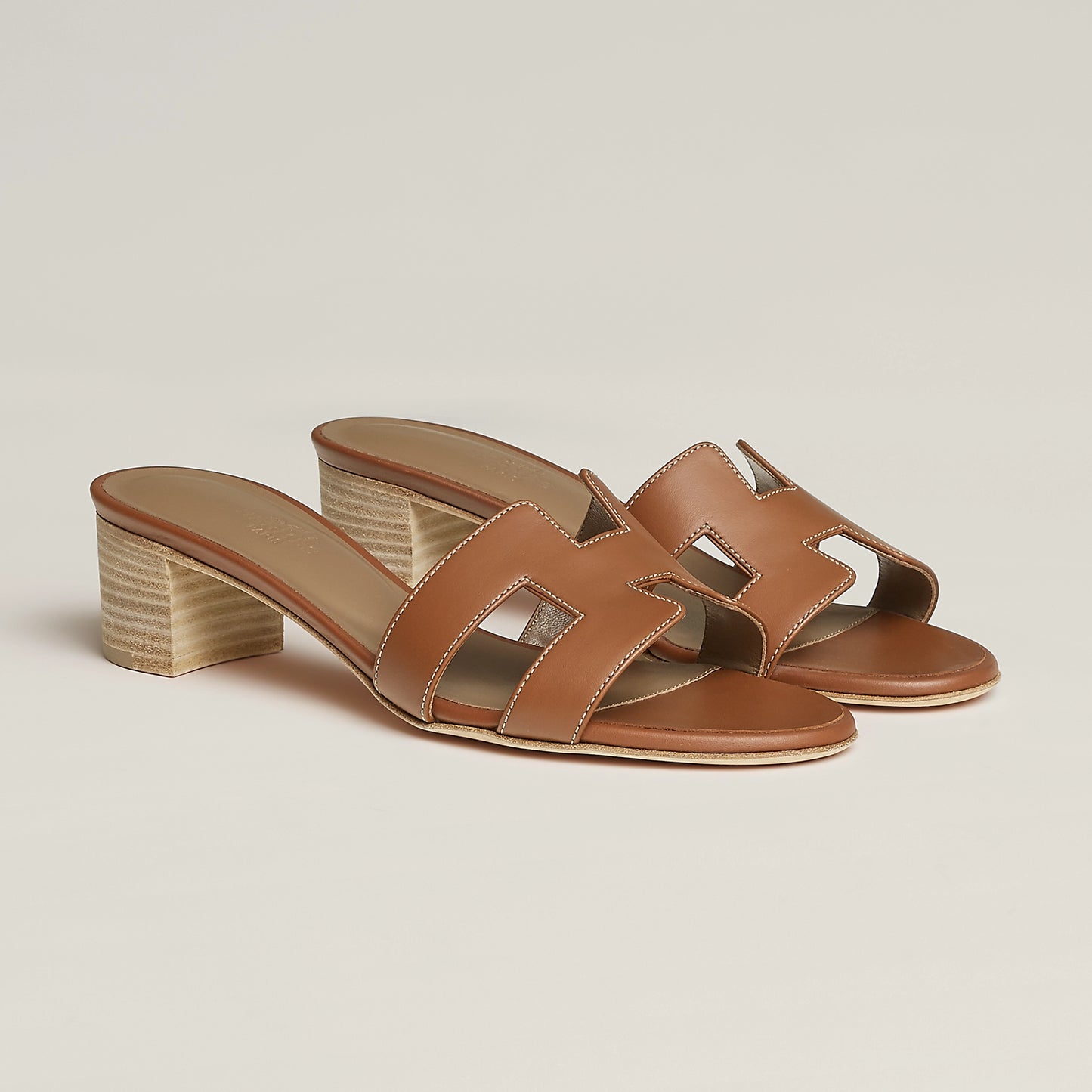 Hermès Oasis Sandal in Suede Goatskin & Mesh