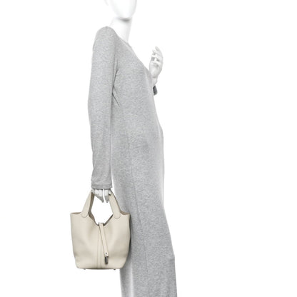 Picotin Lock 22mm Taurillon Clemence Leather Bucket Bag Beton - NEESTRA